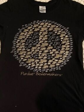 Purdue Creative Apparel Concepts  Purdue Boilermakers T-Shirt Size Medium NWOT
